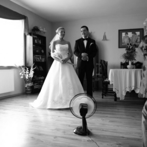 Fotografia ślubna - Przygotowania do ślubu, para młoda z rodzicami na błogosławieństwie
