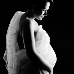 kobieta w ciąży - zdjęcie artystyczne