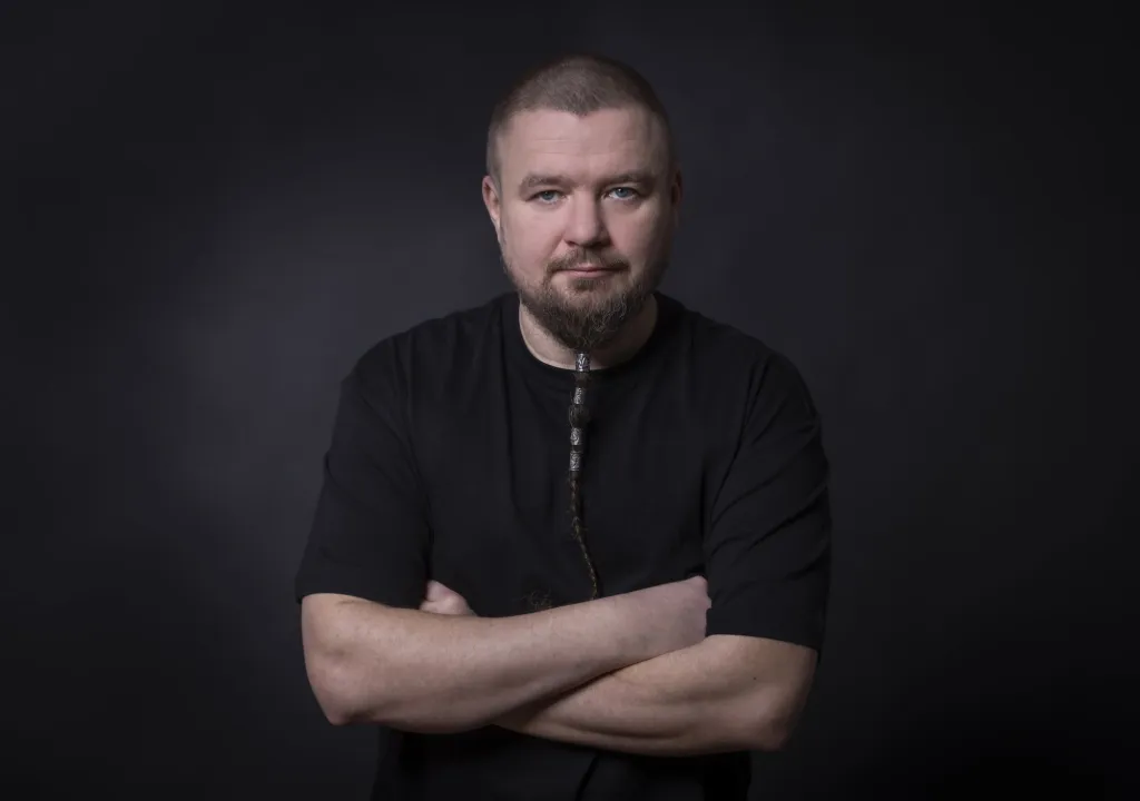 Sesja rodzinna – portret taty w studiu
